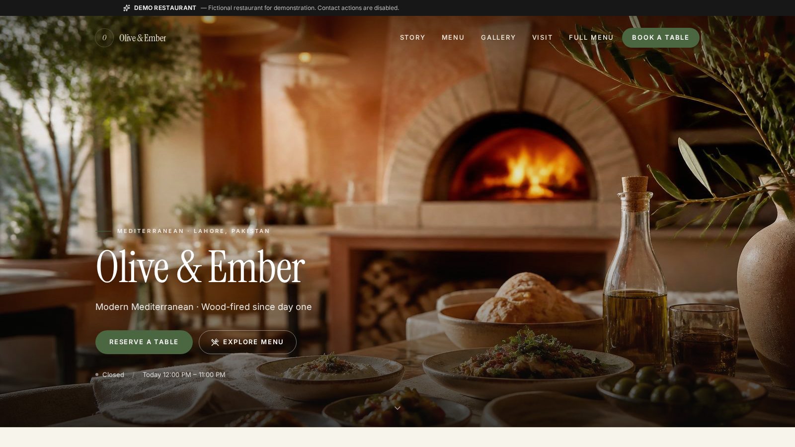 EatBot Signature restaurant website demo interface